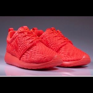 Nike crimson. Great condition. 7.5